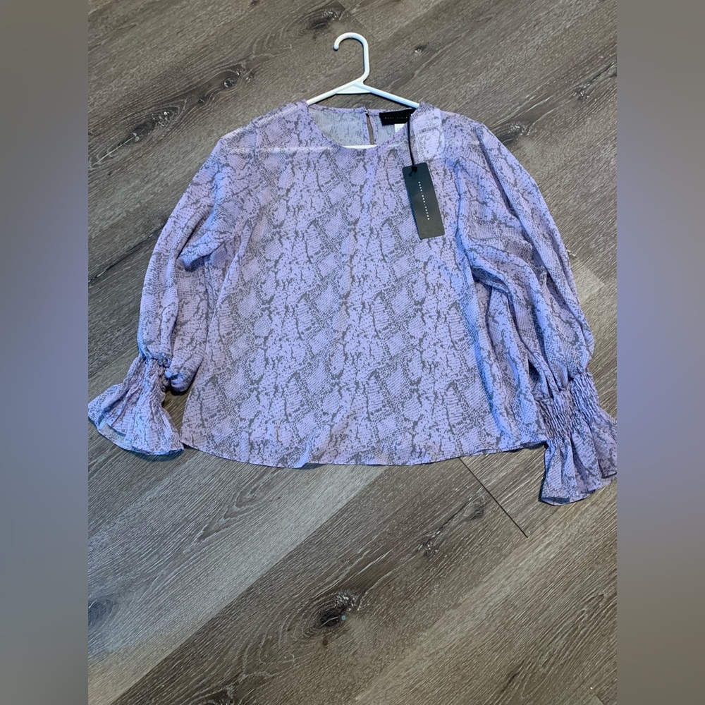 Chic Lavender Snake Print Blouse